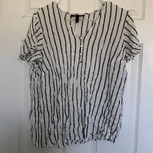 Plus Size 14 Lane Bryant Short Sleeve Four Button Shirt